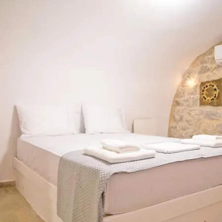 Areopolis Art Apartment *